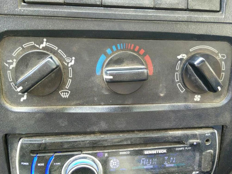 面包車空調按鈕咋拆下來？詳細流程分享！